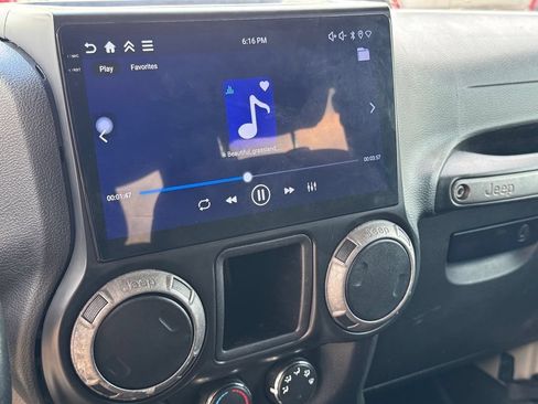 Used 2017 Jeep Wrangler Sport AWD/4WD image 24