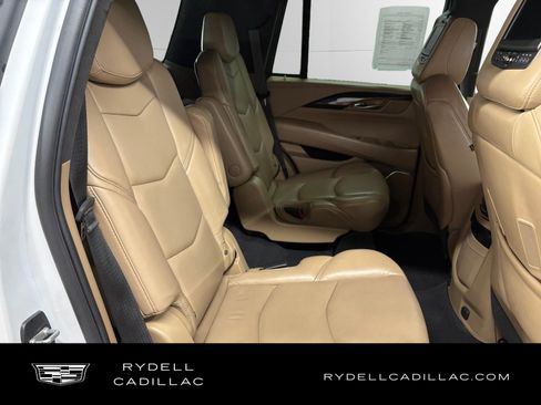 Used 2018 Cadillac Escalade Platinum AWD/4WD image 18