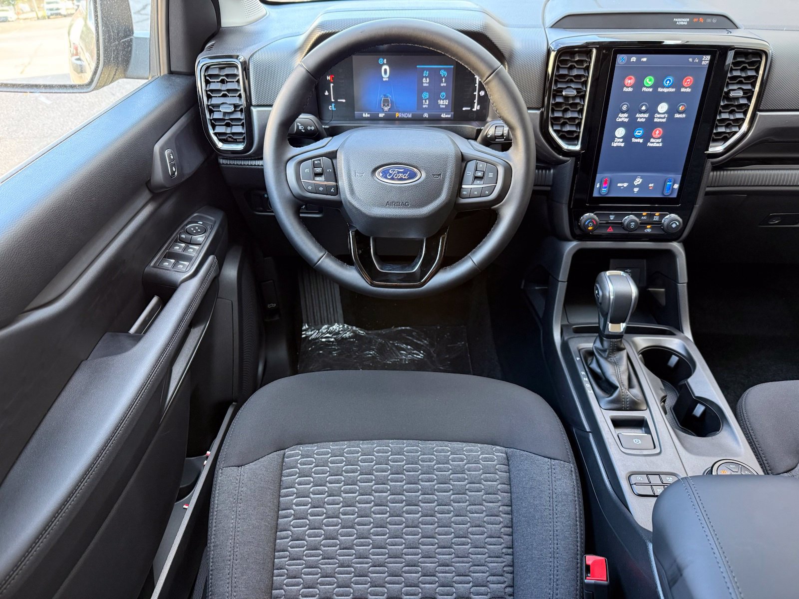 New 2026 Ford Ranger XLT w/ Black Appearance Package AWD/4WD image 29