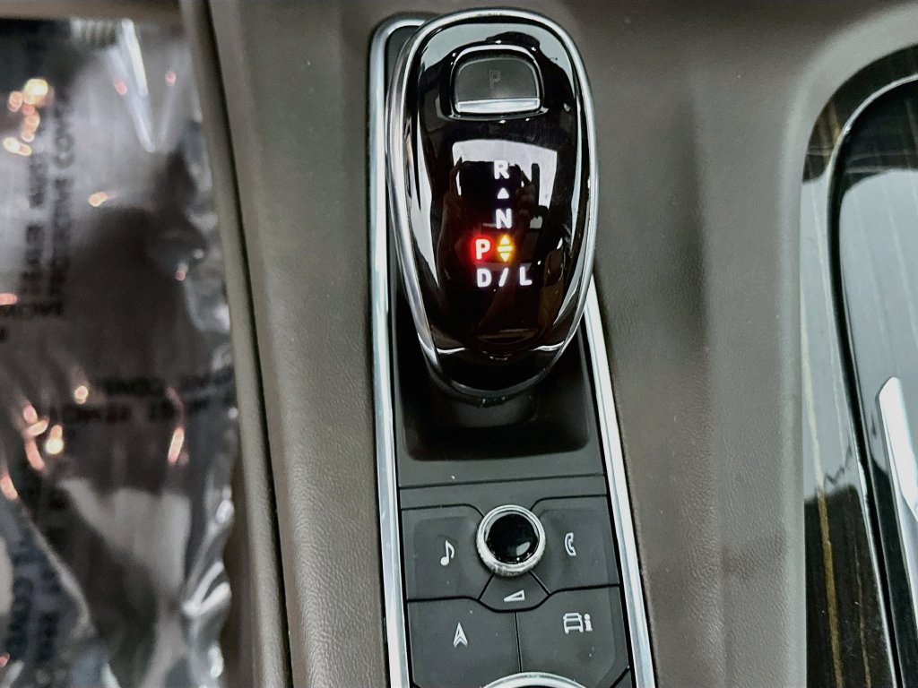 Used 2021 Cadillac Escalade Premium Luxury w/ Driver Assist Tech Package AWD/4WD image 19