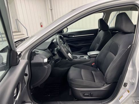 Used 2022 Nissan Altima 2.5 SV FWD image 19