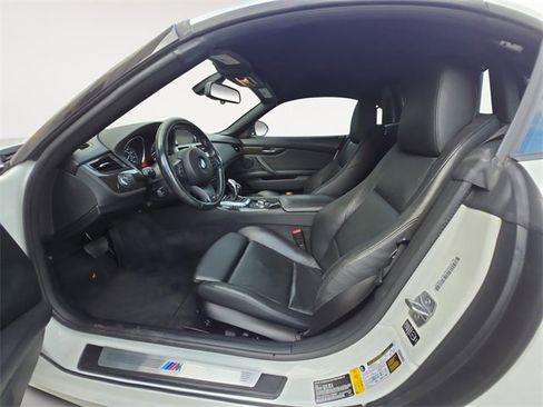 Used 2014 BMW Z4 sDrive35i image 9
