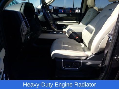 Used 2019 Ford Expedition Platinum image 17