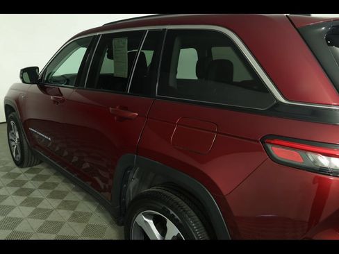 Used 2024 Jeep Grand Cherokee Limited 4xe AWD/4WD image 19