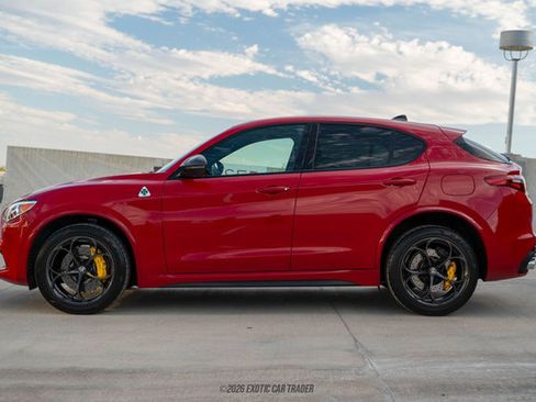Used 2020 Alfa Romeo Stelvio Quadrifoglio image 3