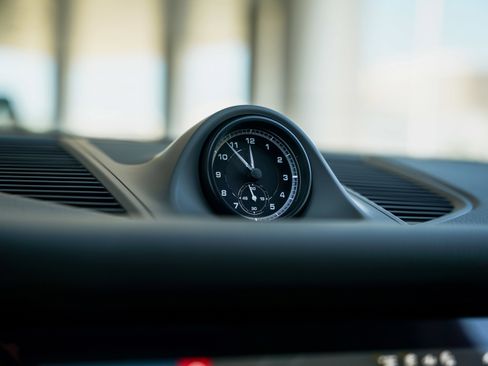 New 2026 Porsche Macan image 21