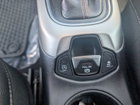 Used 2021 Jeep Compass Latitude w/ Convenience Group AWD/4WD image 20