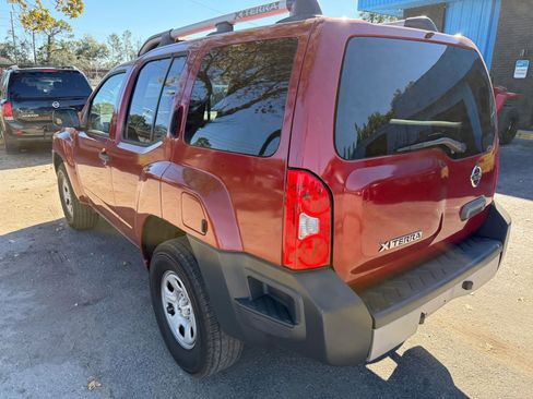 Used 2014 Nissan Xterra X image 2