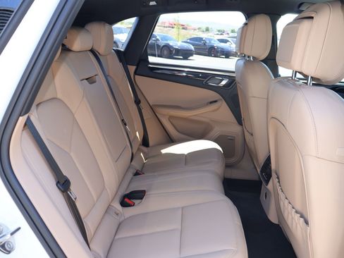 New 2026 Porsche Macan AWD/4WD image 25