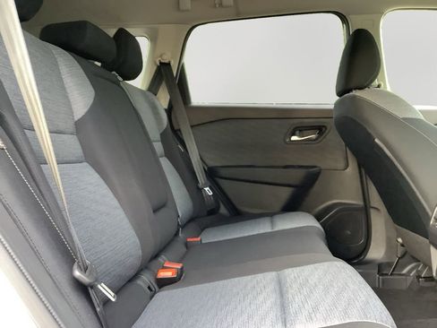 Used 2023 Nissan Rogue SV AWD/4WD image 13