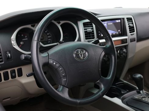 Used 2005 Toyota 4Runner SR5 RWD image 8