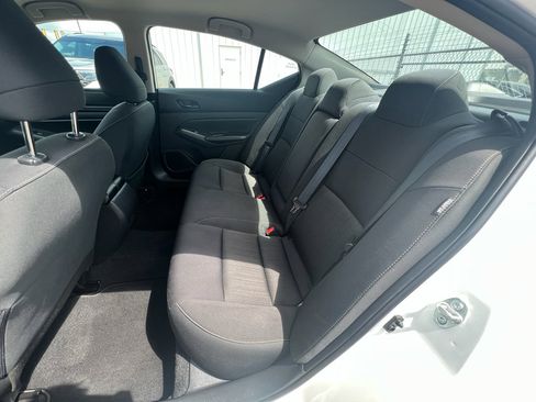 Used 2025 Nissan Altima 2.5 SV FWD image 16