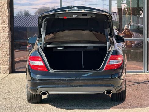 Used 2009 Mercedes-Benz C 350 Sport image 12