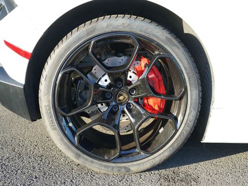 Used 2019 Lamborghini Huracan LP 580-2 RWD image 8