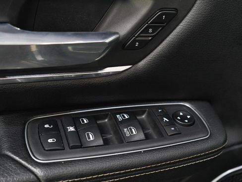 Used 2019 RAM 1500 Laramie AWD/4WD image 21