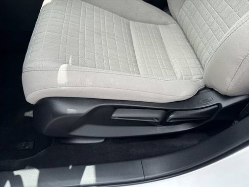 Certified 2025 Honda HR-V LX image 11