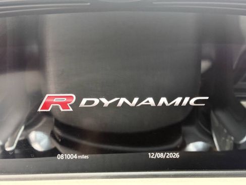 Used 2019 Land Rover Range Rover Velar R-Dynamic SE AWD/4WD image 23
