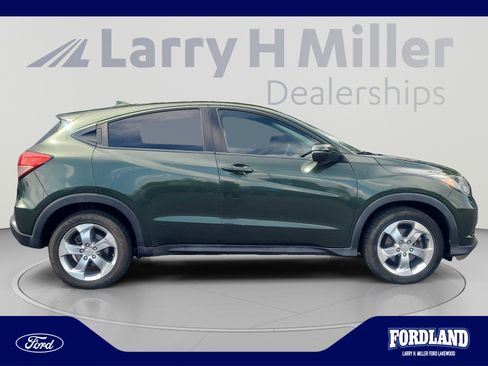 Used 2017 Honda HR-V EX image 6