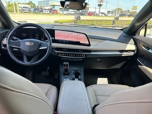 Certified 2024 Cadillac XT4 Premium Luxury w/ Technology Package AWD/4WD image 20