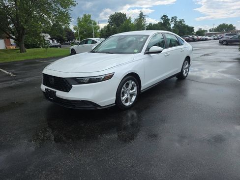 Certified 2023 Honda Accord LX image 3