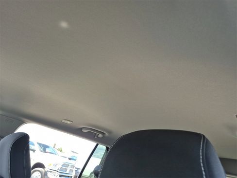 Used 2022 Jeep Grand Cherokee L Laredo w/ Luxury Tech Group I image 34