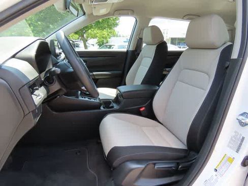 Used 2024 Honda CR-V LX image 12