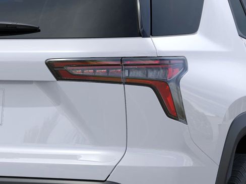 New 2026 Chevrolet Equinox LT w/ Convenience Package II image 11