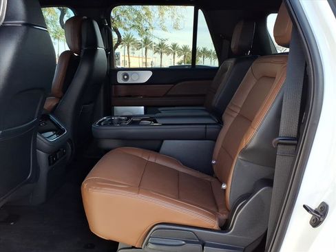 Used 2022 Lincoln Navigator L Reserve image 21