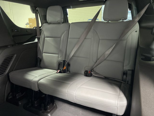 Used 2024 Chevrolet Tahoe Z71 w/ Z71 Off-Road Package AWD/4WD image 24