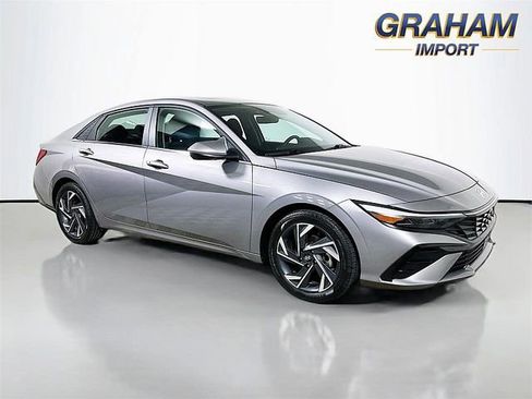 Used 2024 Hyundai Elantra SEL w/ Convenience Package FWD image 1