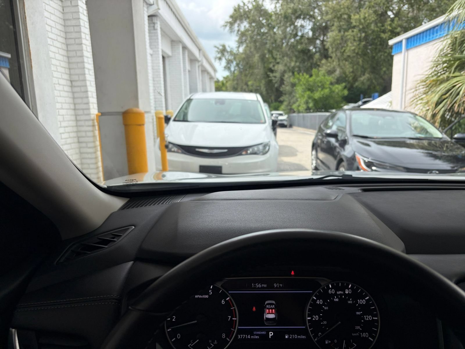 Used 2025 Nissan Rogue SV FWD image 34