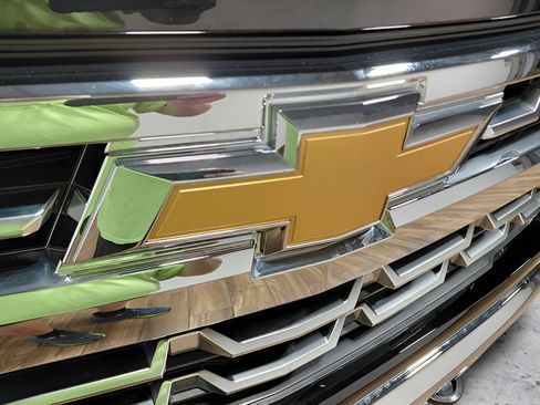 Used 2024 Chevrolet Silverado 1500 LTZ w/ Technology Package AWD/4WD image 19