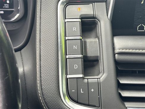 Used 2022 GMC Yukon SLT w/ SLT Premium Package image 36