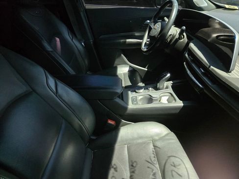 Used 2024 Cadillac XT4 Premium Luxury FWD image 3