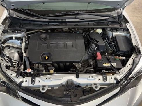 Used 2018 Toyota Corolla SE w/ Carpet Mat Package (TMS) FWD image 10