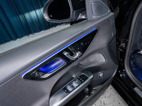 Certified 2025 Mercedes-Benz C 300 Sedan image 11