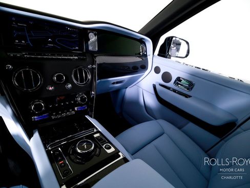 New 2027 Rolls-Royce Cullinan Black Badge AWD/4WD image 16