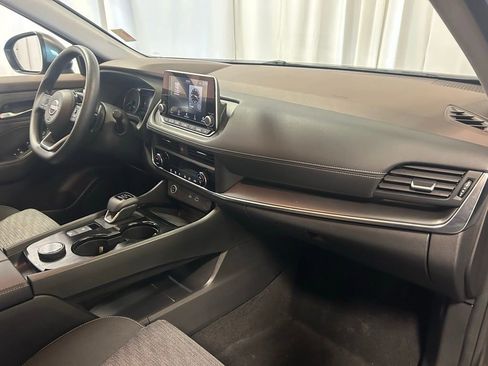 Used 2023 Nissan Rogue SV image 22