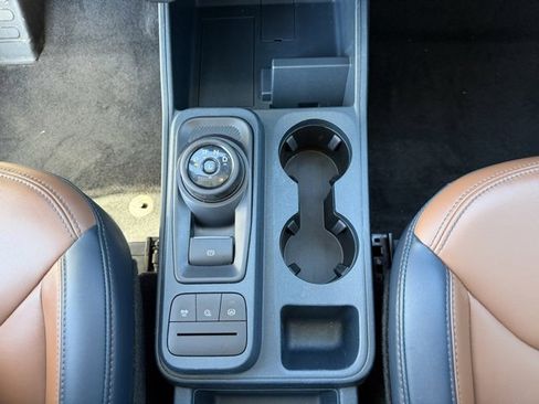 Certified 2022 Ford Maverick Lariat image 18