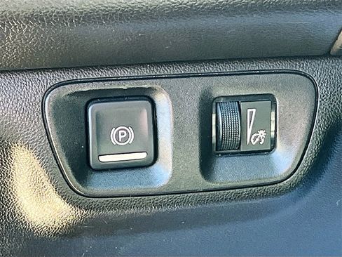 Used 2018 GMC Acadia Denali image 9