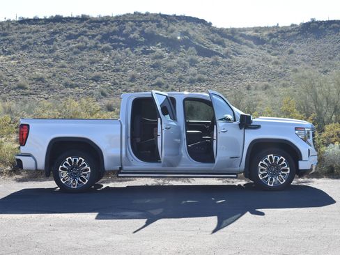 Used 2023 GMC Sierra 1500 Denali Ultimate image 10
