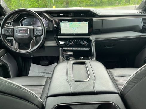 Used 2022 GMC Sierra 1500 AT4X image 12