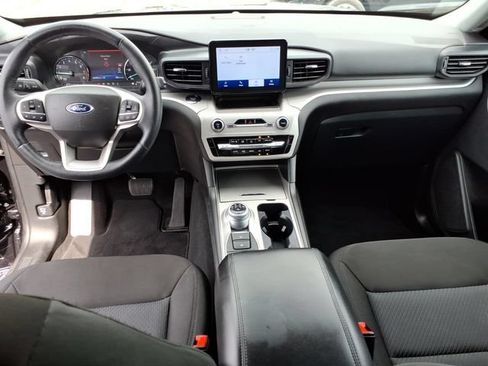 Used 2023 Ford Explorer XLT AWD/4WD image 14