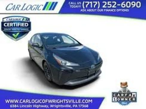 Used 2019 Toyota Prius LE FWD image 1