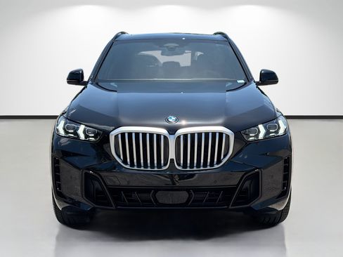 New 2026 BMW X5 xDrive40i w/ M Sport Package AWD/4WD image 8