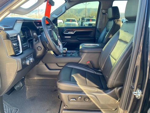 Used 2022 GMC Sierra 1500 Denali w/ Denali Reserve Package image 10