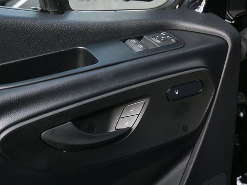 Used 2025 Mercedes-Benz Sprinter 2500 image 8