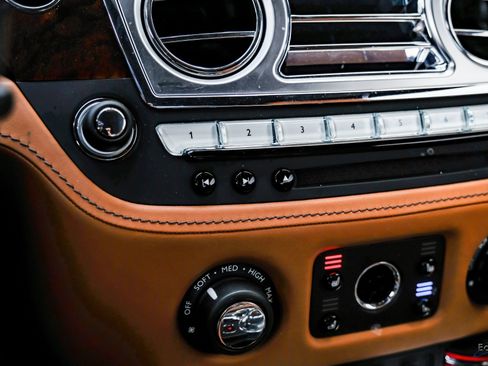 Used 2018 Rolls-Royce Wraith Starlight Headliner Front Mass image 72