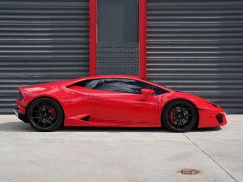 Used 2019 Lamborghini Huracan LP 580-2 image 4