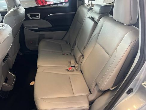 Used 2017 Toyota Highlander Limited AWD/4WD image 21
